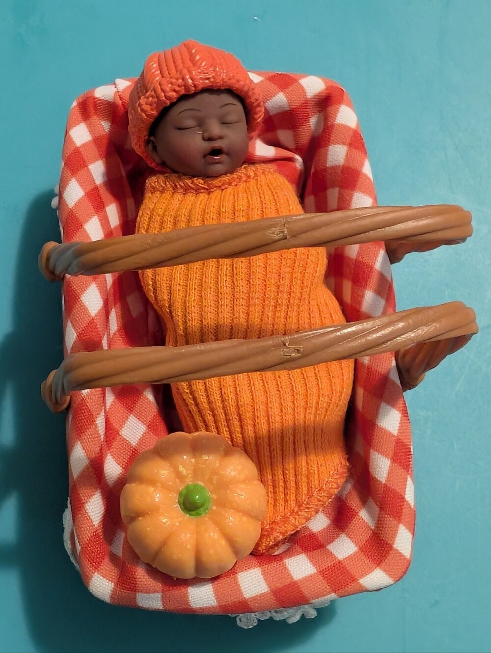 Zuru My Mini Baby Pumpkin Patch Baby in Picnic Basket